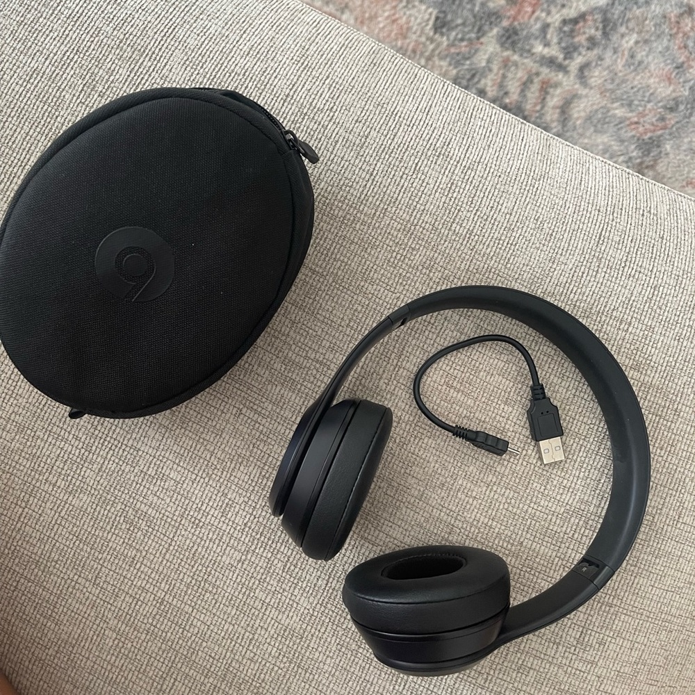 Beats wireless solo 3